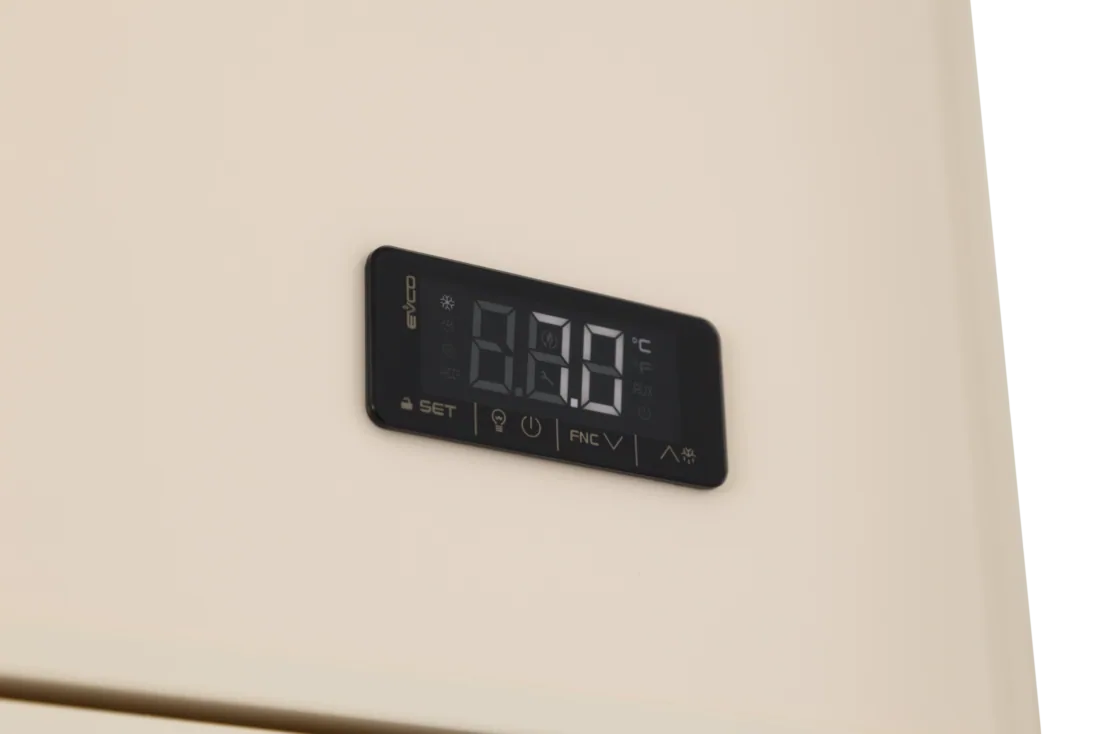 Холодильный шкаф для хранения шуб GRAUDE PK 70.0 B